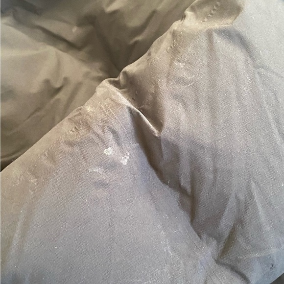 Aritzia The Super Puff™ The Super Puff₂O™ Mid - Rainstop™ - Picture 9 of 15